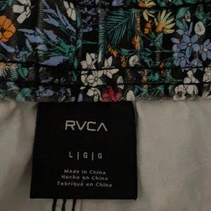 Men L RVCA Shorts